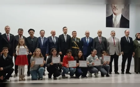 Terme’de 29 Ekim Cumhuriyet Bayramı coşkuyla kutlandı tören geçişi şiirler halk oyunları ve ödül töreniyle renkli anlar yaşandı