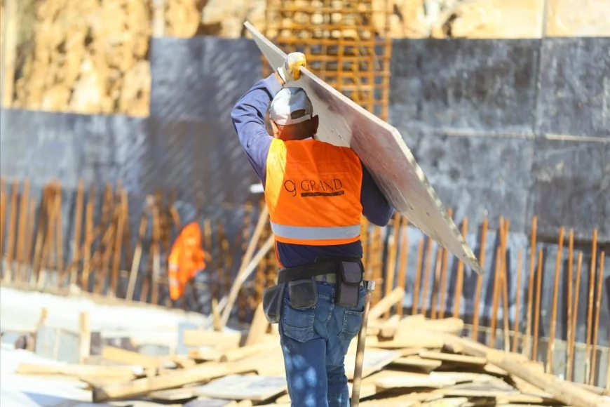 Karabağlar’da Yeşilyurt Pazaryeri Yükseliyor: Modern ve Güvenli Alışveriş Alanı Yakında Hizmette