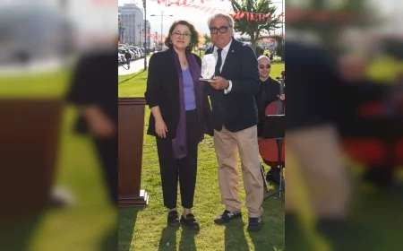 Gazeteci Korcan Karar’ın “Anıtkabir” Sergisi İzmir’de Açıldı: Atatürk’ün Işığında Sanatla Anma