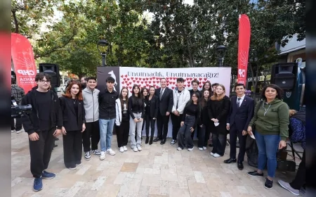Manisa’da Atatürk’e Saygı Buluşması: “Bu Millet Sana Minnettar Atam” Notuyla Anlamlı Etkinlik