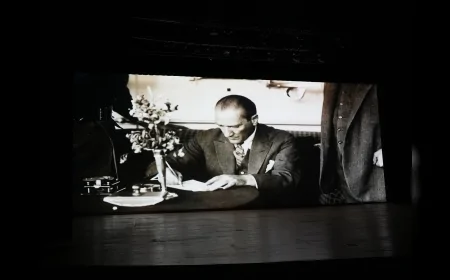 Denizli Büyükşehir Belediyesi’nde “Dersimiz Atatürk” Filmi İki Seansla Gösterildi