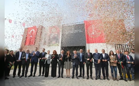 Karşıyaka’da Zübeyde Hanım Sosyal Tesisi Açıldı: Çok Yönlü Dayanışma ve Kültürel Hizmetler Aynı Çatı Altında Buluştu