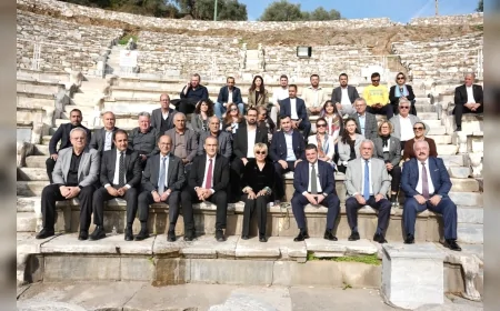 İzmir Ticaret Borsası Metropolis Antik Kenti’nde Sezonu Açtı: Başkan Övünç Demir “Metropolis Zeytinyağı ile Dünyaya Açılacağız”