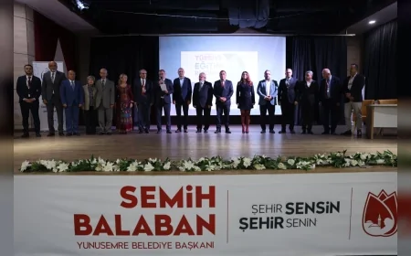 Yunusemre’de Düzenlenen Türkiye Eğitim Reformu Çağrı Toplantısında Suat Özçağdaş “Eğitimde Ciddi Bir Yıkım Yaşandı” Diyerek Yeni Manifestoyu Açıkladı