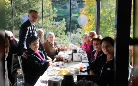 Yunusemre’de 24 Kasım Buluşması: Belediye Başkanı Semih Balaban “Öğretmen çevresini aydınlatan bir meşaledir” dedi