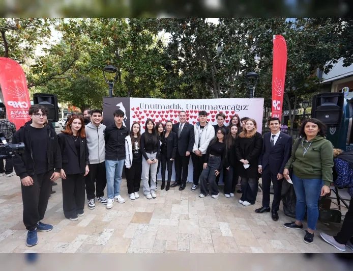 Manisa’da Atatürk’e Saygı Buluşması: “Bu Millet Sana Minnettar Atam” Notuyla Anlamlı Etkinlik