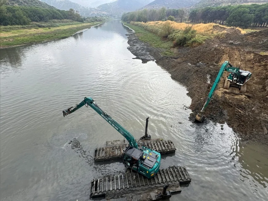 DSİ Genel Müdürü Mehmet Akif Balta: “Gediz Nehri’nde Amfibik Operasyonla 40 Bin Metreküp Rusubat Temizlendi”