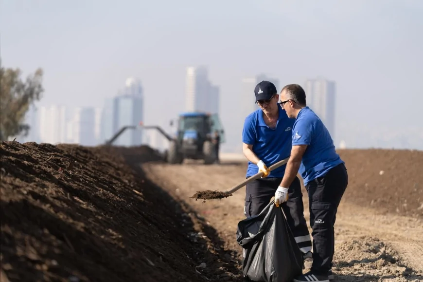 İzmir Büyükşehir Belediyesi Park ve Bahçeler Dairesi: “Yeşil Atıklardan Elde Edilen Kompost Gübre ile Yılda 2 Buçuk Milyon Lira Tasarruf Sağlıyoruz”