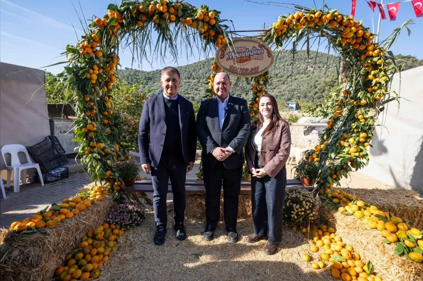 İzmir Büyükşehir Belediye Başkanı Cemil Tugay Gümüldür Özdere Mandalina Festivali’nde üreticiye destek mesajı verdi