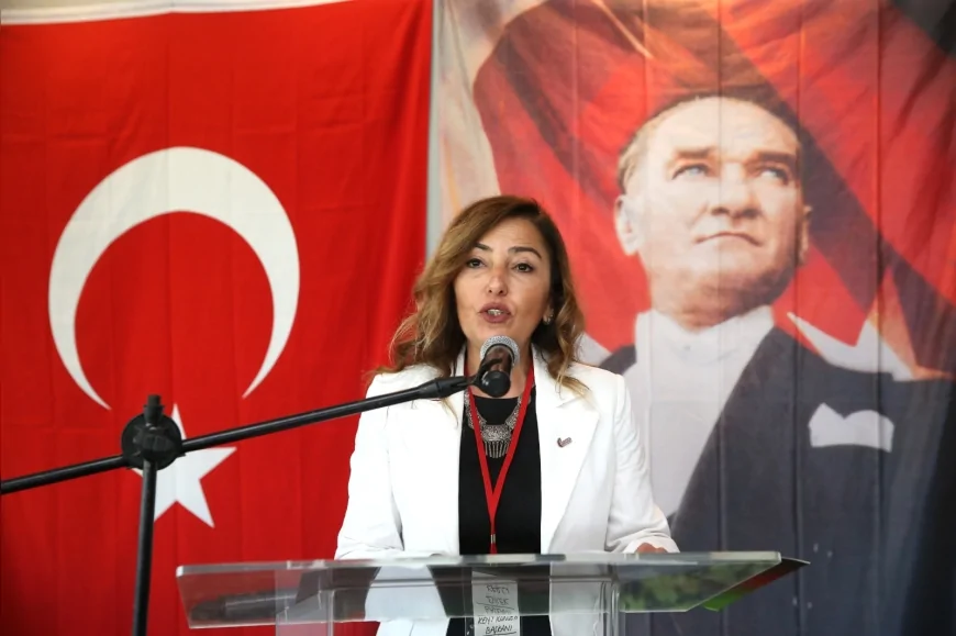 Karşıyaka’da bir araya gelen İzmir Kent Konseyleri Birliği yerel demokrasiyi güçlendirecek ortak projeler için dayanışma mesajı verdi