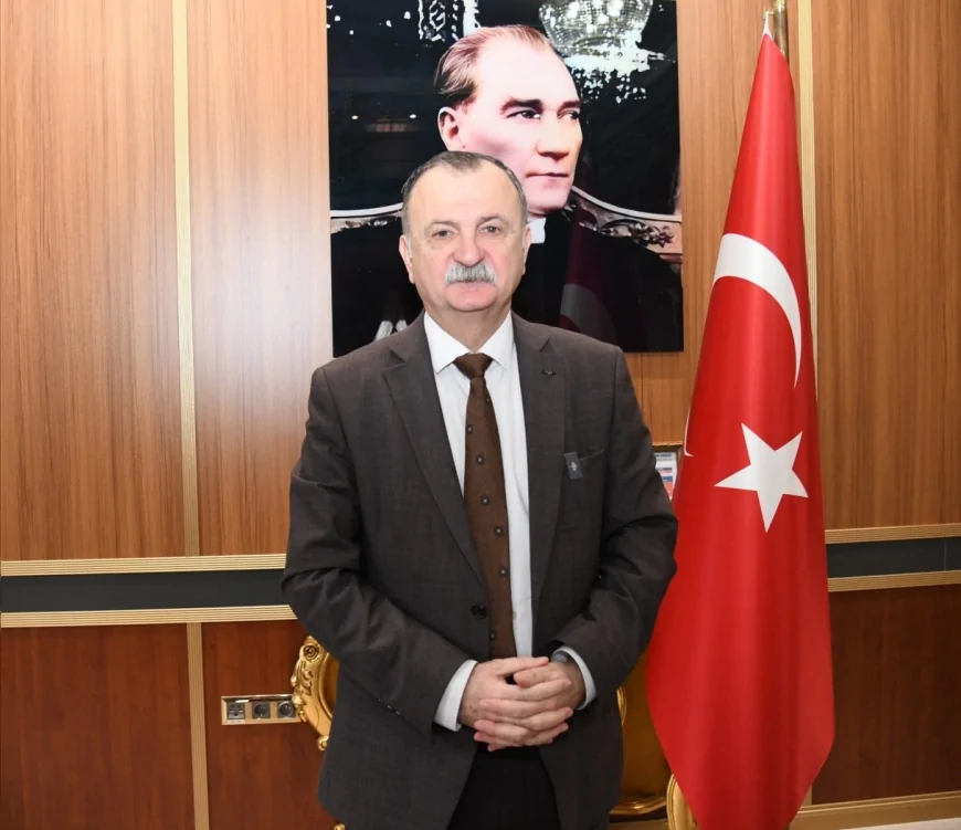 Yunusemre Belediye Başkanı Semih Balaban: “Öğretmenliğin geleceğe ışık tutan kutsal bir görev olduğunu en iyi bilenlerdenim”