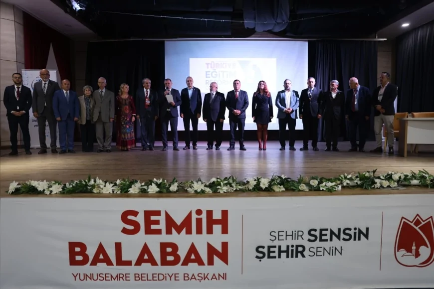 Yunusemre’de Düzenlenen Türkiye Eğitim Reformu Çağrı Toplantısında Suat Özçağdaş “Eğitimde Ciddi Bir Yıkım Yaşandı” Diyerek Yeni Manifestoyu Açıkladı