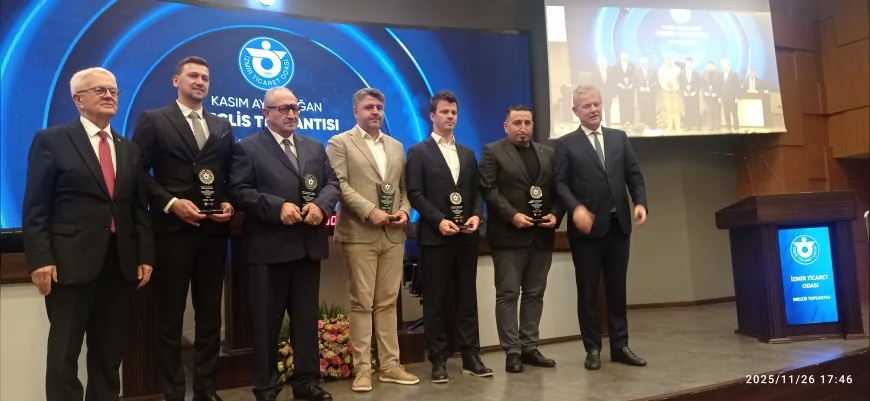 Başkan Mahmut Özgener, Kasım ayının İzmir açısından yoğun etkinliklerle geçtiğini belirtti.