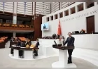 CHP PM Üyesi ve İzmir Milletvekili Deniz Yücel Meclis’te İktidar Sıralarına “Etkisizsiniz” Çıkışıyla 2026 Bütçe Görüşmelerine Damga Vurdu