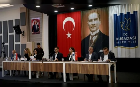 Kuşadası Belediye Meclisi 2025’in Son Toplantısında Sosyal Desteklerin 2026 Boyunca Sürdürüleceğini Karara Bağladı