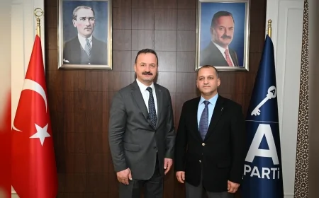 Anahtar Parti Afşin Teşkilat Başkanı Uğur Kayagil’in siyasi geçmişi ve bölgesel çalışmaları dikkat çekiyor