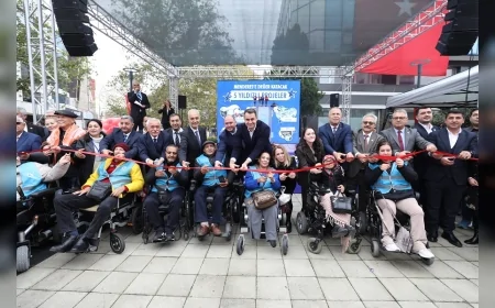 Menderes Meydanı’nda Beş Büyük Projenin Toplu Açılışı Geniş Katılımla Gerçekleştirildi