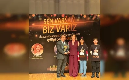 LÖSEV’in Dünya Gönüllüler Günü Ödüllerinde Murat Demircan Yılın Basın Gönüllüsü Seçildi
