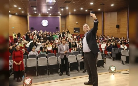 Başkan Besim Dutlulu, kentin “öğrenci dostu şehir” vizyonu doğrultusunda çalışmaları sürdürdüklerini belirtti.