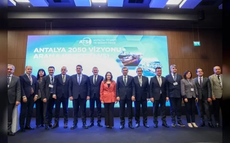 Antalya Büyükşehir Belediye Başkan Vekili Büşra Özdemir: “Bu şehrin geleceğini birlikte konuşmak zorundayız”