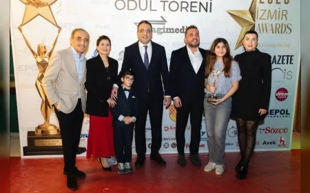 Balçova Belediye Başkanı Onur Yiğit “Yılın En İyi İlçe Belediyesi” Ödülünü Tüm Belediye Başkanları Adına Aldı