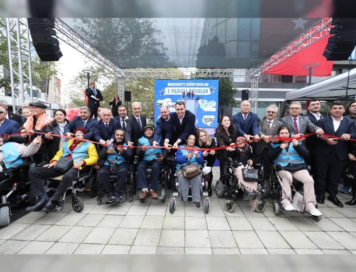 Menderes Meydanı’nda Beş Büyük Projenin Toplu Açılışı Geniş Katılımla Gerçekleştirildi