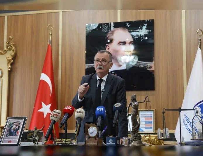 Yunusemre Belediye Başkanı Semih Balaban basınla bir araya geldi.