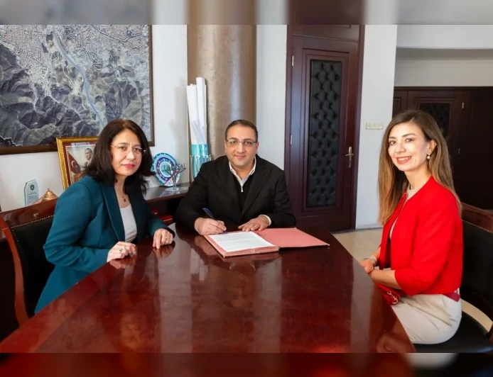 Balçova Belediyesi ile Ziraat Bankası Arasında İmzalanan Rekor Promosyon Anlaşmasıyla Çalışanlara Kişi Başı 100 Bin TL Ödeme Yapılacak