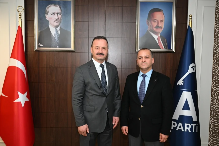 Anahtar Parti Afşin Teşkilat Başkanı Uğur Kayagil’in siyasi geçmişi ve bölgesel çalışmaları dikkat çekiyor