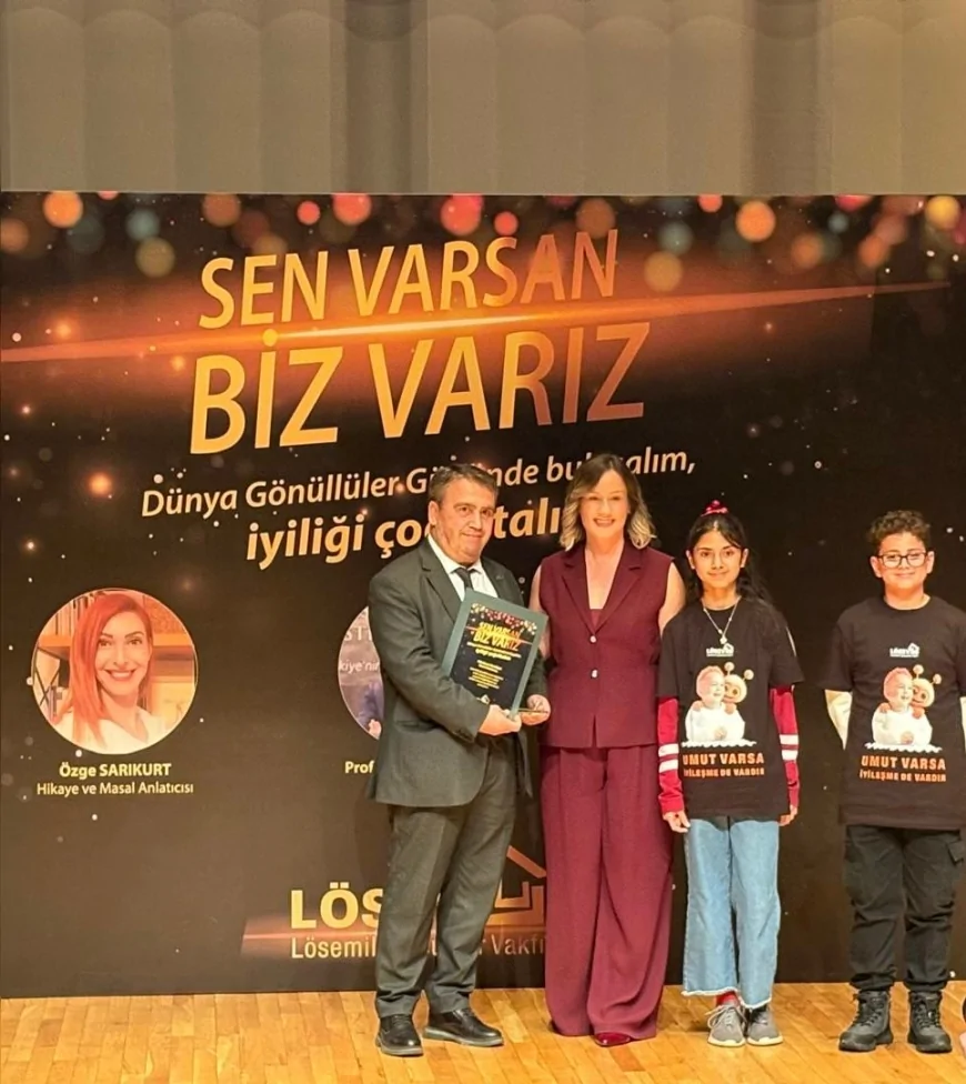 LÖSEV’in Dünya Gönüllüler Günü Ödüllerinde Murat Demircan Yılın Basın Gönüllüsü Seçildi