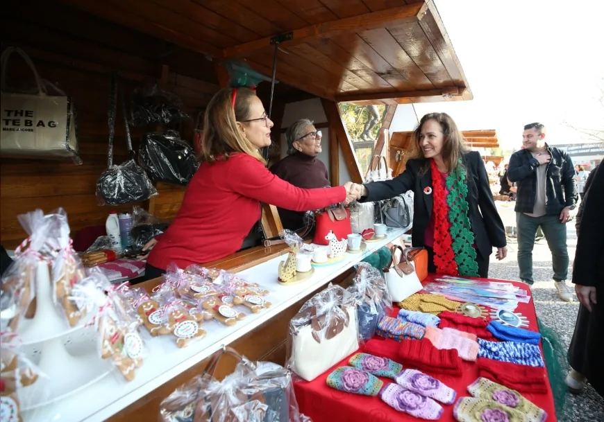 Karşıyaka Belediyesi Yeni Yıl Festivali  Zühtü Işıl Meydanı’nda düzenlenecek.