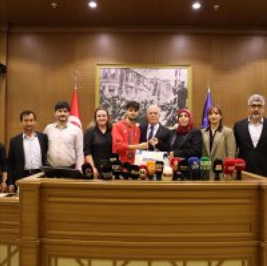 Bursa Büyükşehir Belediyesi’nin Yeşil Şehir Eylem Planı Mecliste Anlatıldı ve 2,13 Milyar Euroluk Yatırım Yol Haritası Açıklandı