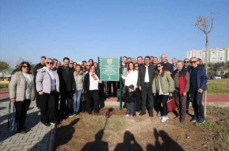 Karşıyaka Belediyesi İnönü Mahallesi’nde Sezonun İlk Fidan Dikimini Yaptı: Zeytin Fidanları Toprakla Buluştu
