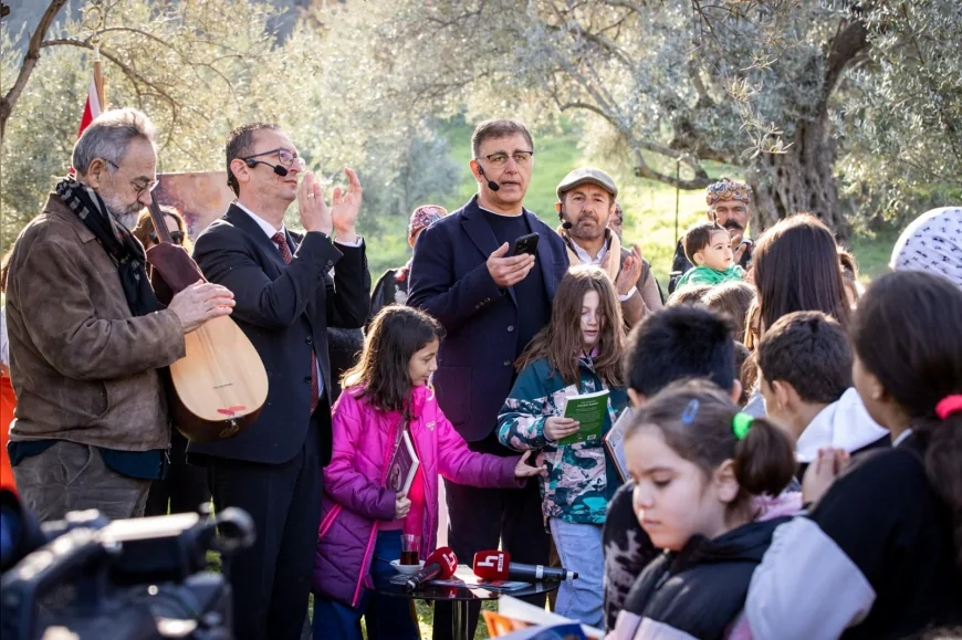 İzmir Büyükşehir Belediye Başkanı Dr. Cemil Tugay’dan Gülşah Durbay’a canlı yayında şiirle duygusal destek mesajı
