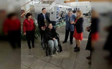 Çiğli Atatürk Organize Sanayi Bölgesi’nden Kas Hastalıkları Derneği’ne 35 Tekerlekli Sandalye ve Nakdi Destek