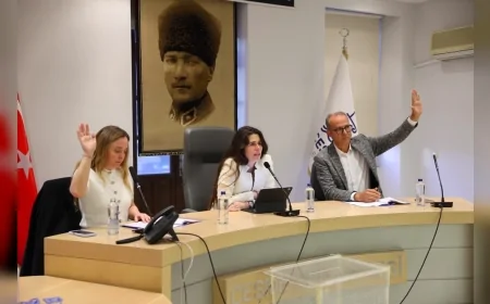 Çeşme Belediye Meclisi’nden Gülşah Durbay’a vefa Şifne Fikir Banyosu’na adı oy birliğiyle verildi