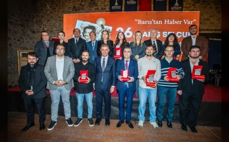 İzmir Büyükşehir Belediyesi 26. Barış Selçuk Gazetecilik Ödülleri Tarihi Havagazı Fabrikası’nda sahiplerini buldu