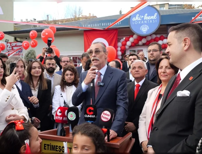 Etimesgut Belediye Başkanı Erdal Beşikcioğlu: “Ahi Kent Lokantası ve çorba karavanlarıyla dayanışmayı büyütüyoruz”