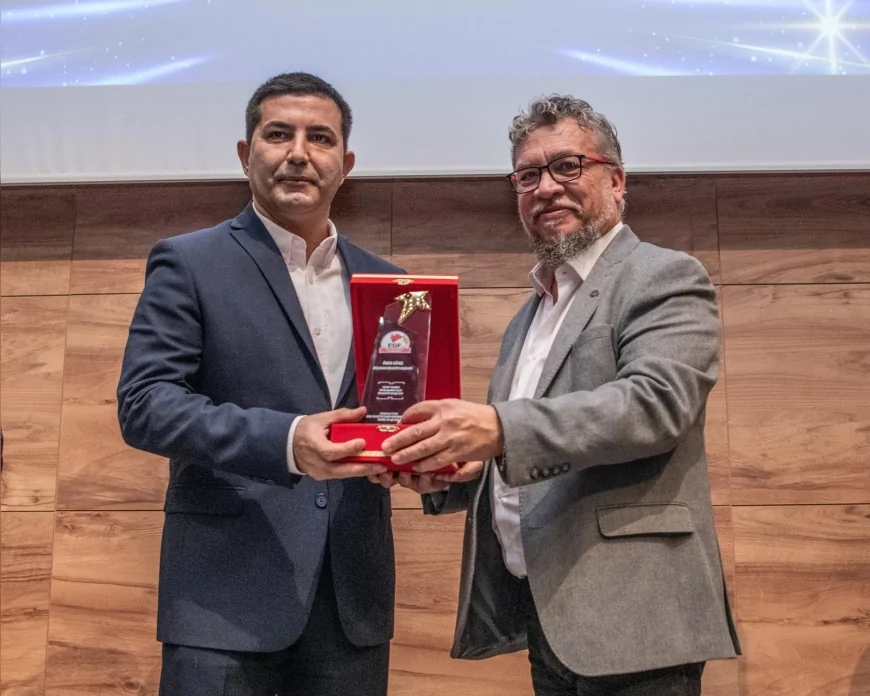 Ege Gazeteciler Federasyonu Değerlendirmesiyle Kuşadası Belediye Başkanı Ömer Günel 2025’in En Başarılı İlçe Belediye Başkanı Seçildi