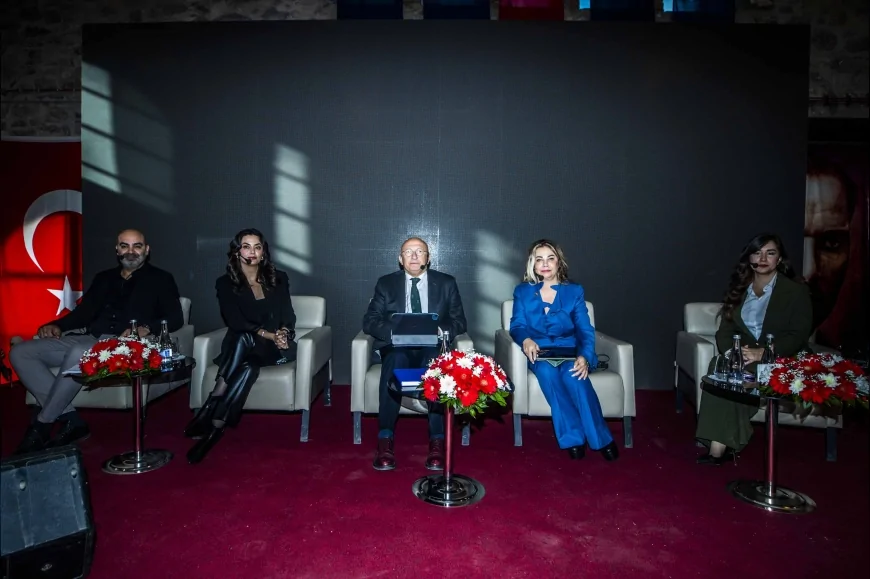 CHP İletişim İzmir’de Ege Yerel Medya Buluşması Düzenledi: “Yerel Medya Susturulamaz”