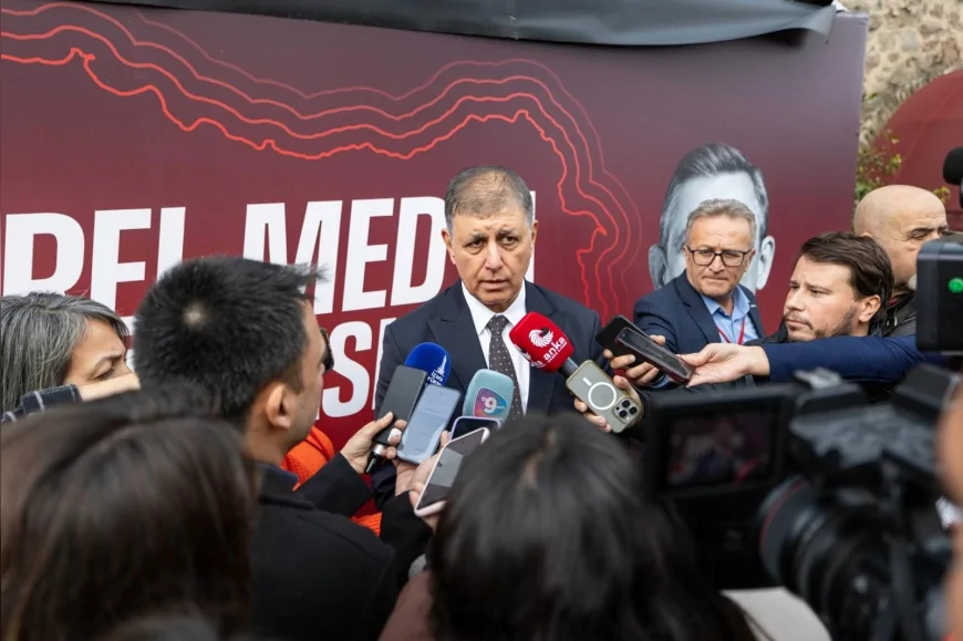 İzmir Büyükşehir Belediye Başkanı Dr. Cemil Tugay: “Borçlarımızın yapılandırılması için uygun bir çözüm bekliyoruz”