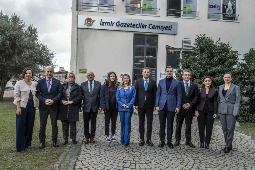 CHP Genel Başkan Yardımcısı Burhanettin Bulut İzmir Gazeteciler Cemiyeti’nde: “Bu model Türkiye’ye yayılmalı”