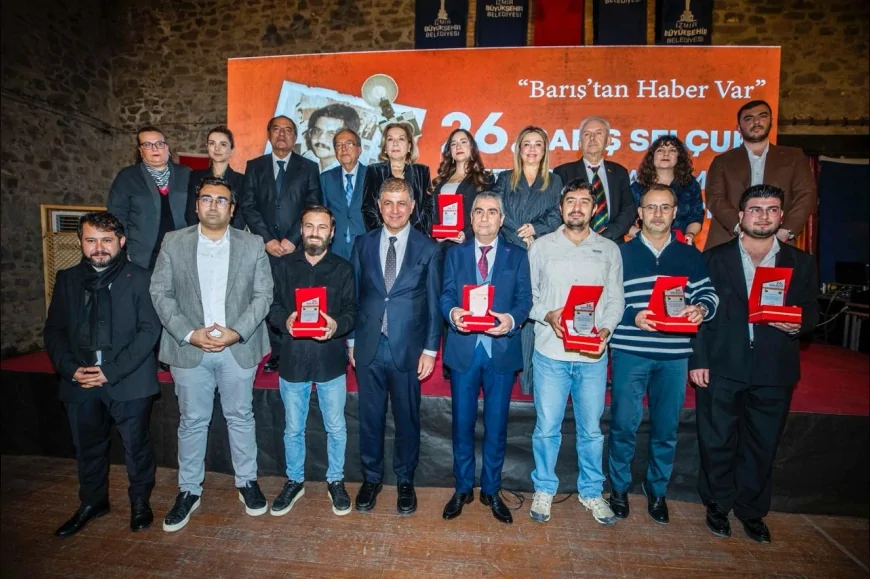 İzmir Büyükşehir Belediyesi 26. Barış Selçuk Gazetecilik Ödülleri Tarihi Havagazı Fabrikası’nda sahiplerini buldu
