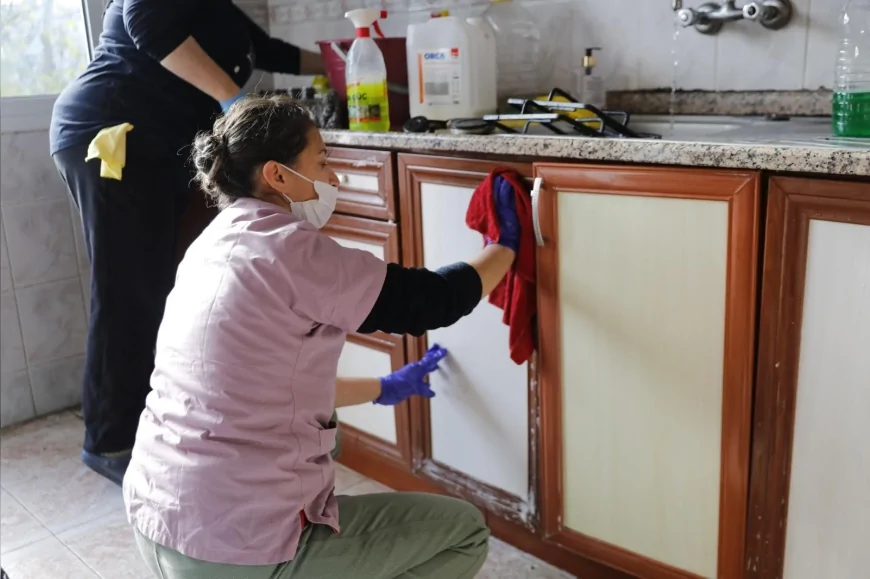 Seferihisar Belediyesi İhtiyaç Sahibi Vatandaşın Evini Baştan Sona Yenileyerek Yaşam Koşullarını İyileştirdi