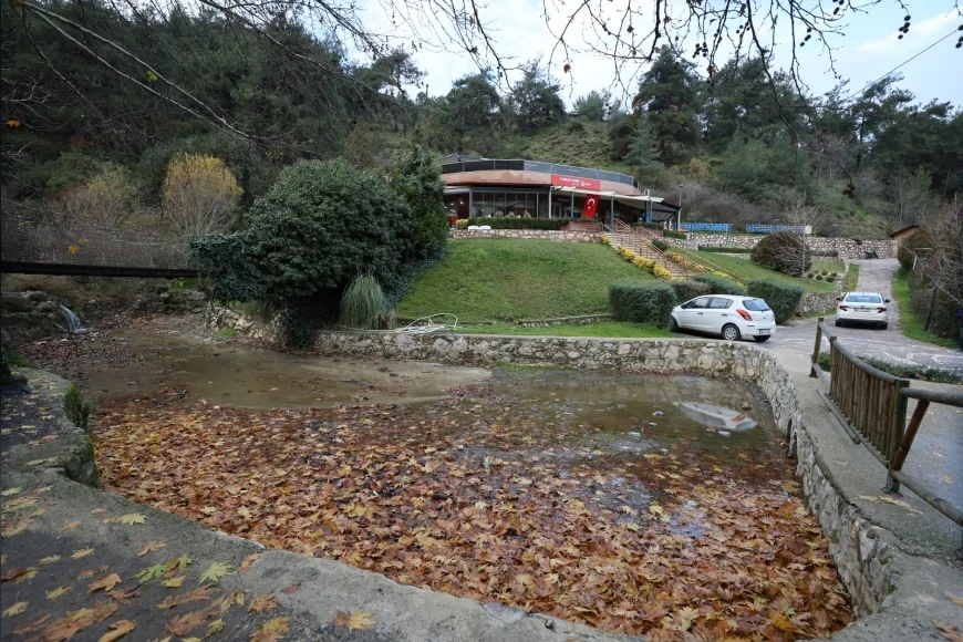 Yunusemre Belediyesi’nin Yeni Sosyal Alanı Gençlik Kafe Kısa Sürede Gençlerin Buluşma Noktası Oldu