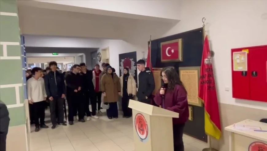 Mehmet Akif Ersoy Anadolu Lisesi’nde 2025–2026 Eğitim Yılı İlk Dönemi Karne Töreniyle Tamamlandı