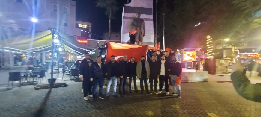 Terme’de Bayrağa Saygı Yürüyüşü: “Bayrağa uzanan ellere geçit yok”