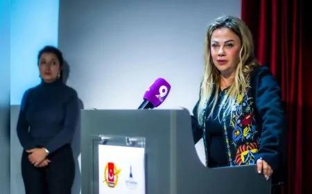 İzmir Gazeteciler Cemiyeti Başkanı Dilek Gappi: “İsmail Sivri ekolünü unutmayız, unutturmayız”