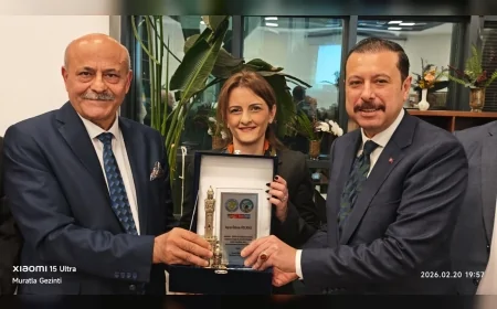 Konyalılar Vakfı’nın Ramazan ayı dolayısıyla düzenlediği geleneksel iftar programı, İzmir’de geniş katılımla gerçekleştirildi.