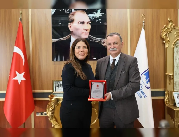 Yunusemre Belediye Başkanı Semih Balaban, Angel Patileri UK Derneği Temsilcileriyle Sokak Hayvanları İçin İş Birliğini Görüştü